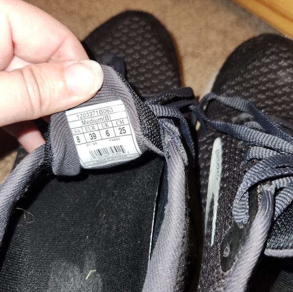 Brooks running shoes - Picture 4 of 6